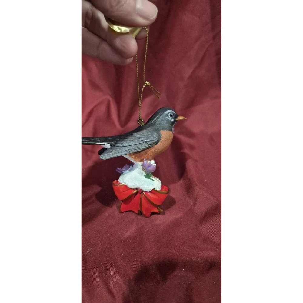 NWT Danbury Mint Christmas Ornament Song Bird Figurine 